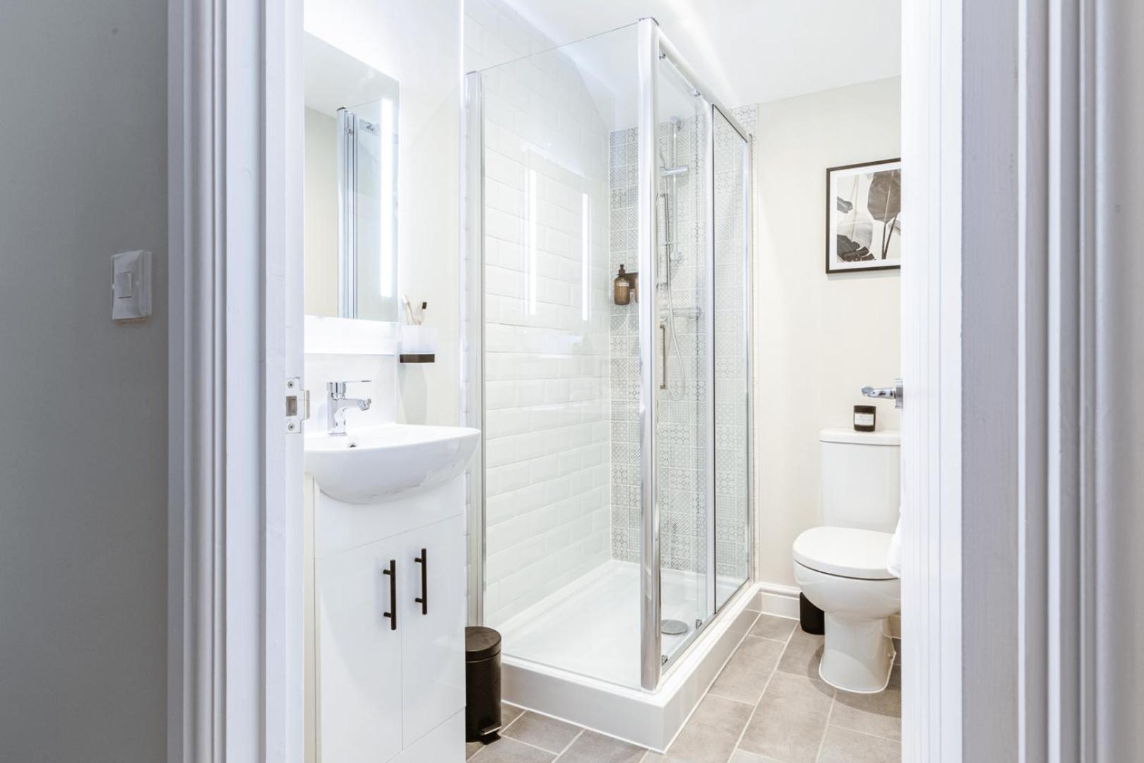 Cohost Partners | Close To City Centre | One Br! كارديف المظهر الخارجي الصورة